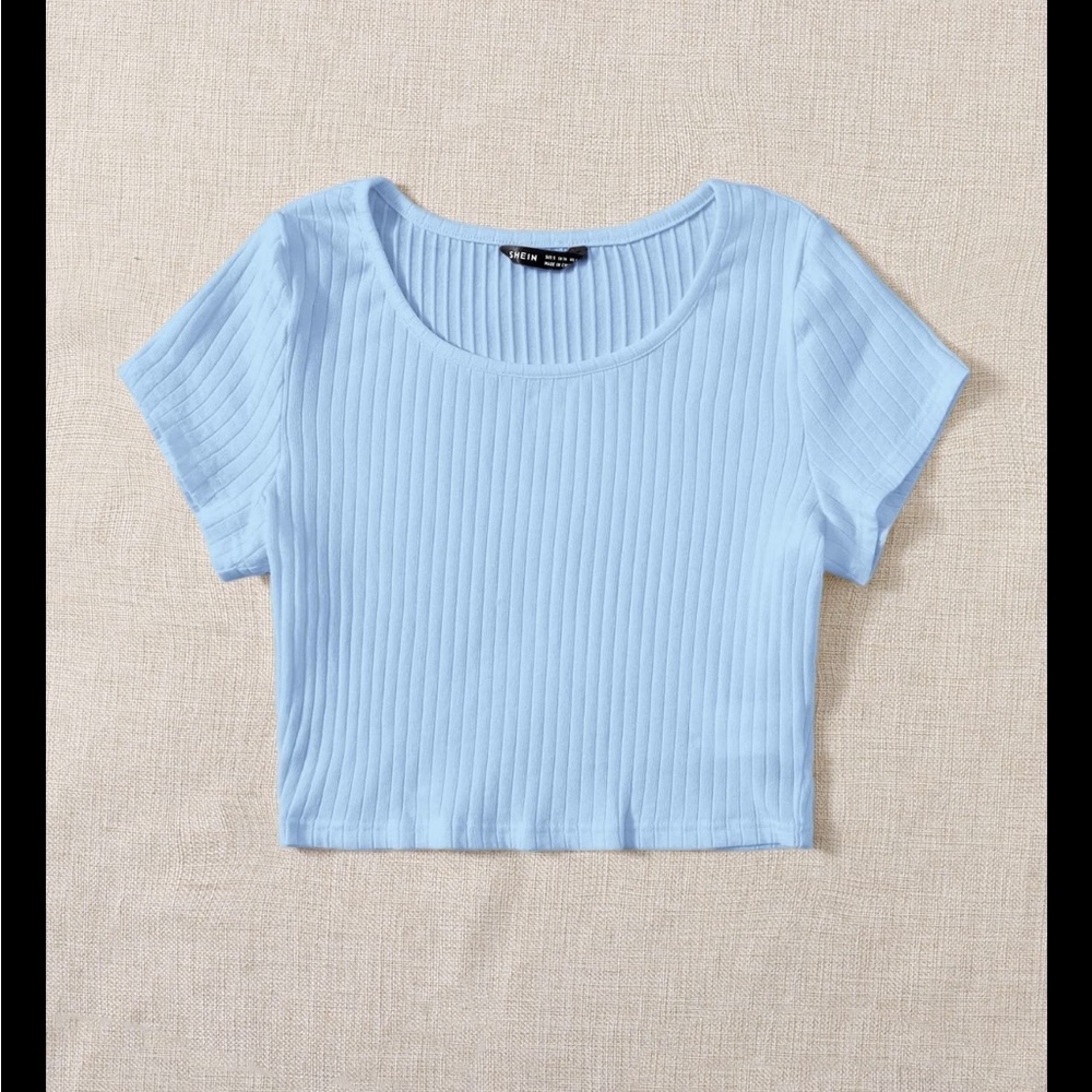SHEIN EZwear Solid Rib-Knit Top. Size Medium. $4